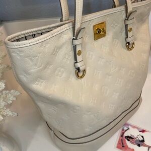 Louis Vuitton Citadine Cream Shoulder Bag